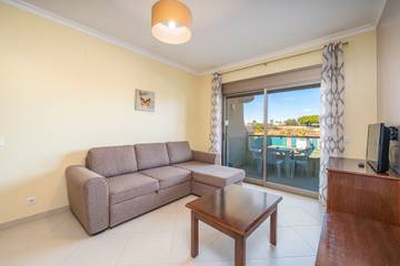 Casa rural para 4 personas, con balcón y jardín en Armação de Pêra (costa)