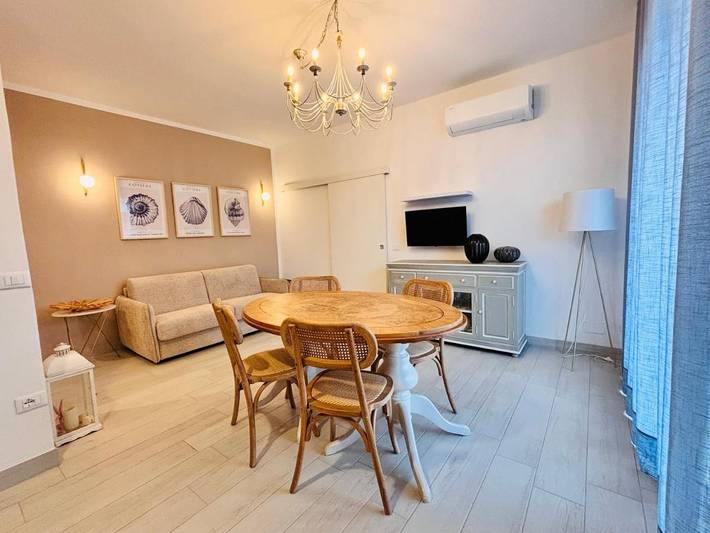 Appartamento per 6 persone, con Balcone e Terrazza nonché Panorama a San Mauro A Mare