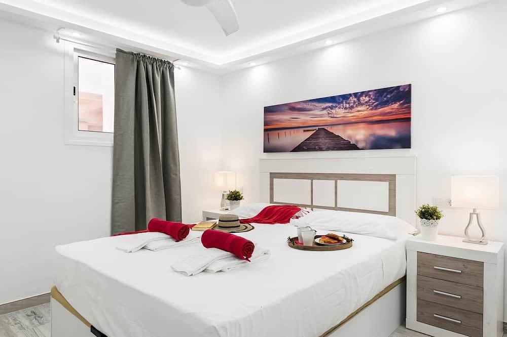 Apartamento entero, Parque Santiago 2 frente a Playa de Las Américas, piscina del residence in Playa de las Américas, Arona 