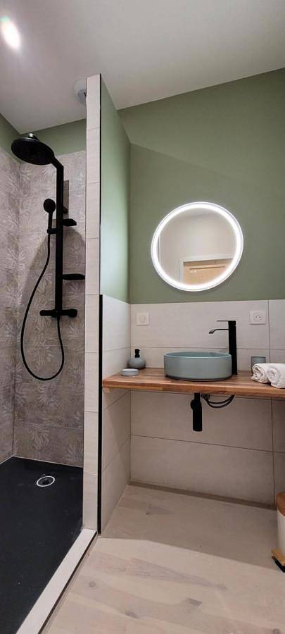 Chambre d’hôte pour 2 personnes, avec jacuzzi ainsi que jardin et terrasse dans le Cantal - 2
