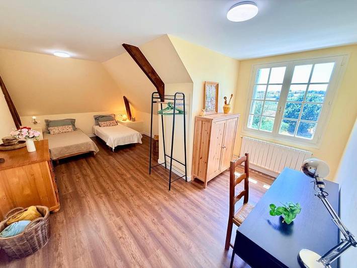 Location de vacances pour 12 personnes, avec Balcon et Terrasse ainsi que Jardin et Vue à Saint-Pierre-de-Varennes - 3