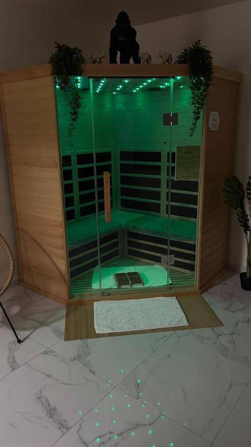 Location de vacances pour 4 personnes, avec piscine et jardin ainsi que sauna et vue à Les Mureaux - 2