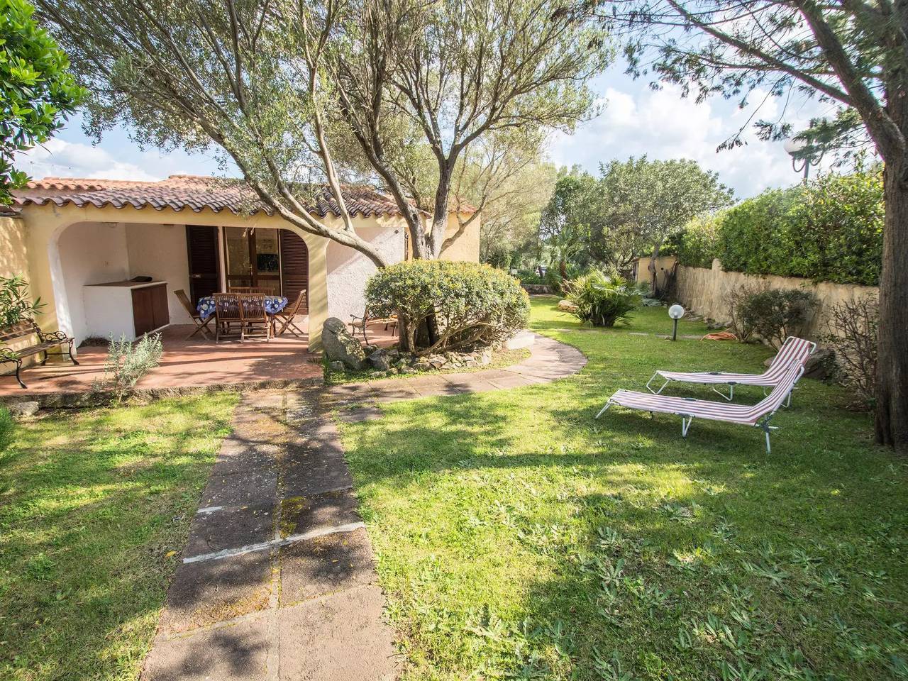 6 personas in Palau (Cerdeña), Gallura