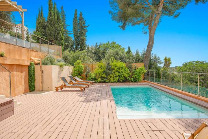 Villa pour 12 personnes, avec Balcon et Terrasse ainsi que Jardin et Piscine à Carqueiranne - 3