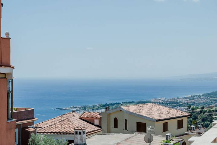 Apartamento entero, Apartamento de vacaciones para 2 personas con balcón/terraza in Taormina, Provincia de Messina