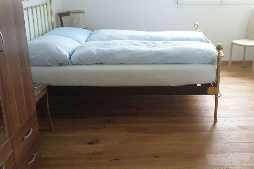 Ganze Wohnung, Spilgè 9 Sgier, Andiast, (Andiast), 59004B in Andiast, Alpenarena