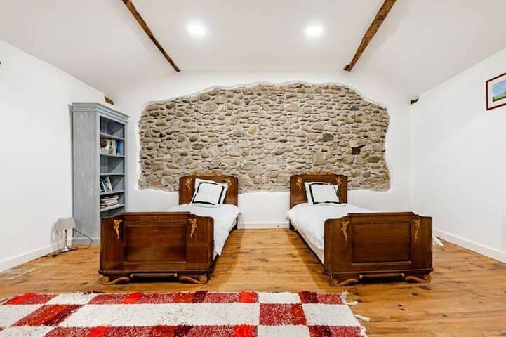 Beautiful Villa with Pool + Garden near Biarritz in Auterrive, Béarn
