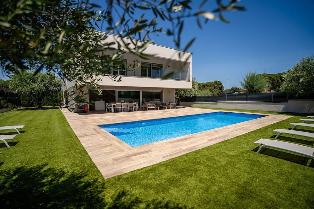 Modernes Chalet mit privatem Pool in Calella de Palafrugell, Palafrugell