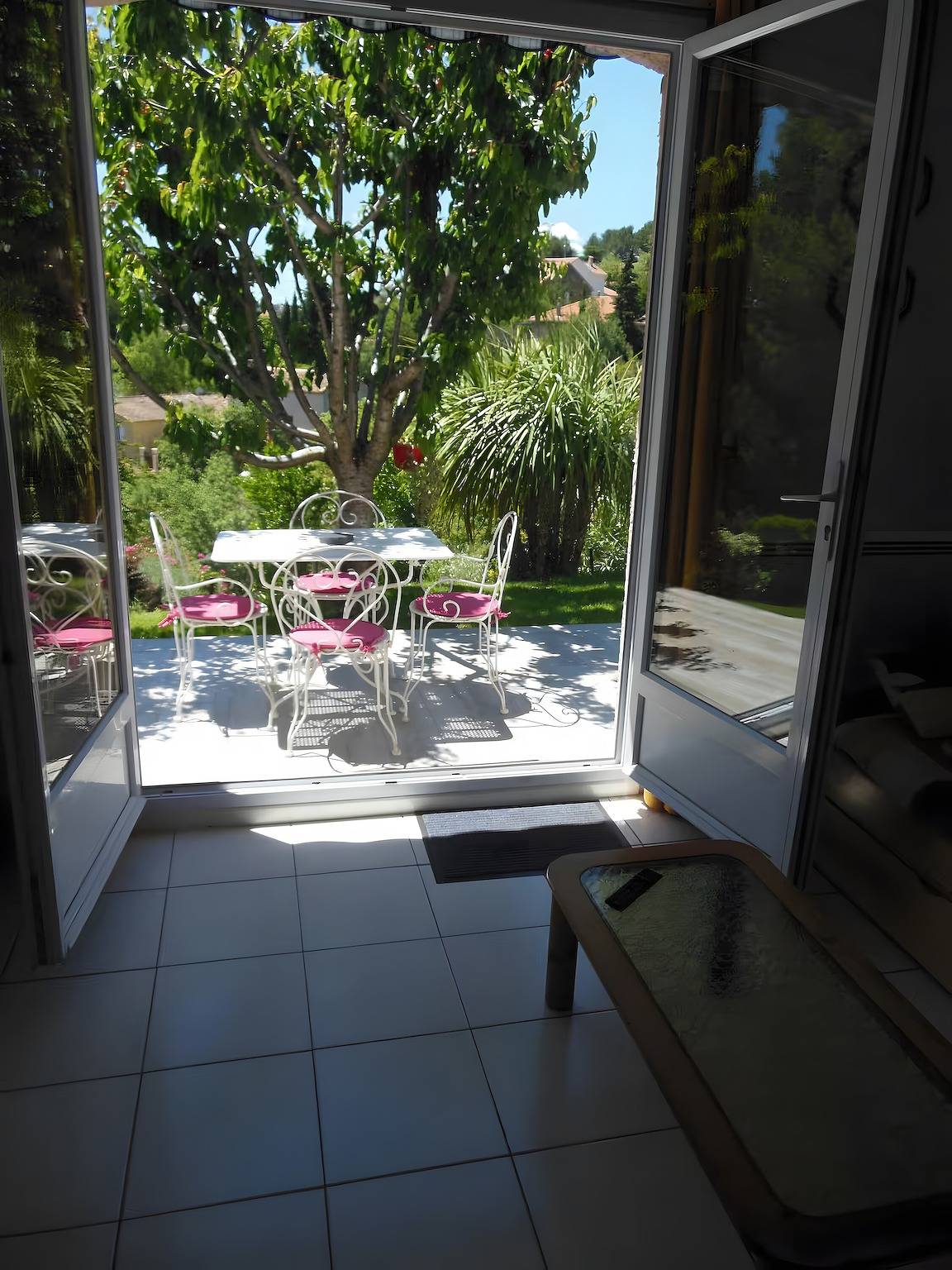 Casa vacacional «Location Saisonnière T2 Dúplex» con piscina privada, Wi-Fi y aire acondicionado in Septèmes-les-Vallons, Region de Aix-en-Provence