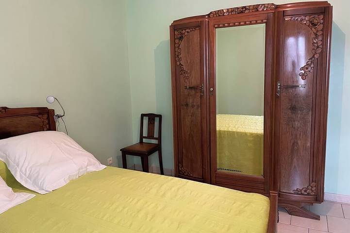 Location de vacances pour 8 personnes, avec terrasse et jardin, animaux acceptés à Sommant - 2