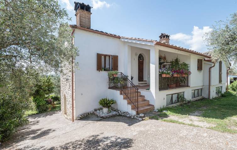 Ferienhaus für 4 Personen, mit Terrasse und Garten in Latium - 3