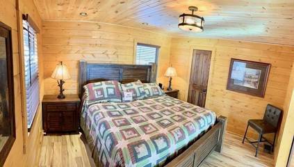 Log Cabin for 4 Guests in Canaan Valley, Tucker County, Picture 3
