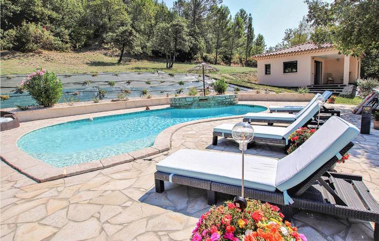 Maison de vacances pour 14 personnes, avec piscine ainsi que jardin et jacuzzi