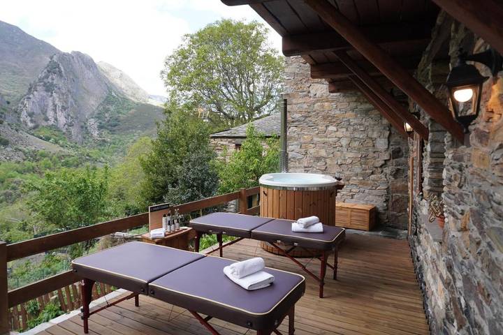 Casa rural para 12 personas, con Balcón y Terraza además de Jacuzzi y Vistas en Compludo - 3