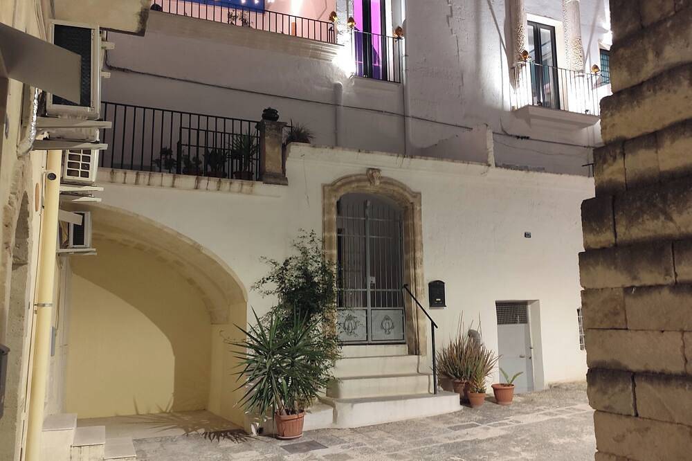 Appartement entier, Delightful studio apartment 71 in the historic center of Grottaglie, province of Taranto in Grottaglie, Province de Taranto