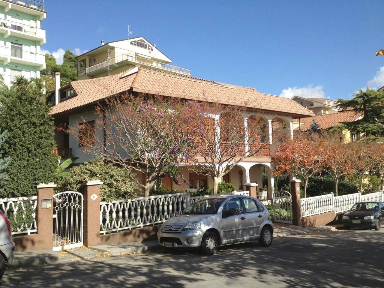 Double or Twin Room with Private Bathroom in Penne, Province de Pescara