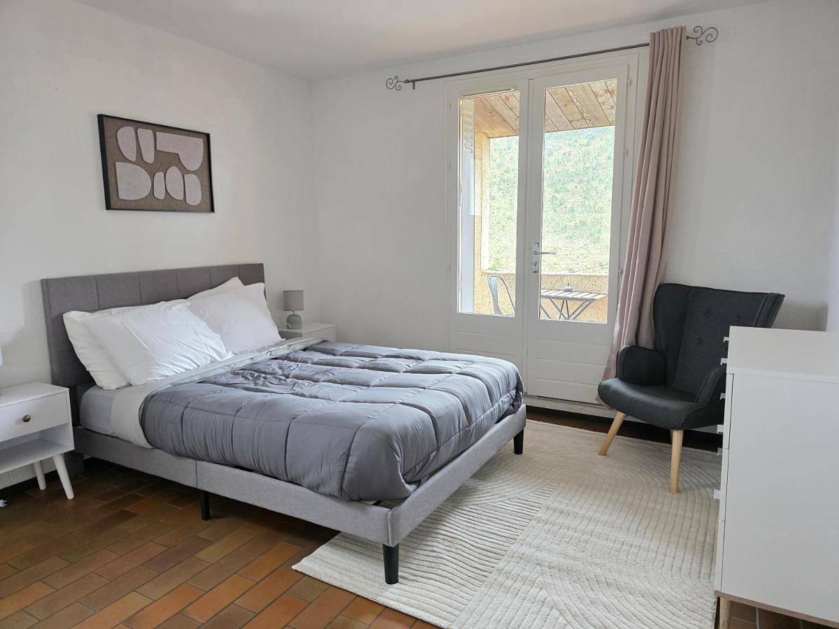 Triple Room with Shared Bathroom in La Palud-sur-Verdon, Parc naturel régional du Verdon