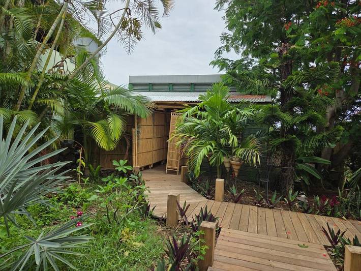 Chambre d’hôte pour 2 personnes, avec vue ainsi que jardin et terrasse à Saint-Leu - 3