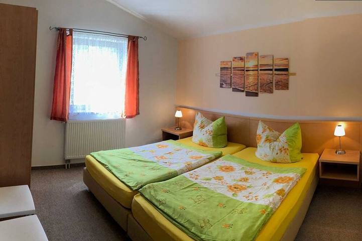 Ferienhaus für 4 Personen, mit Terrasse und Garten in Dobbertin - 2