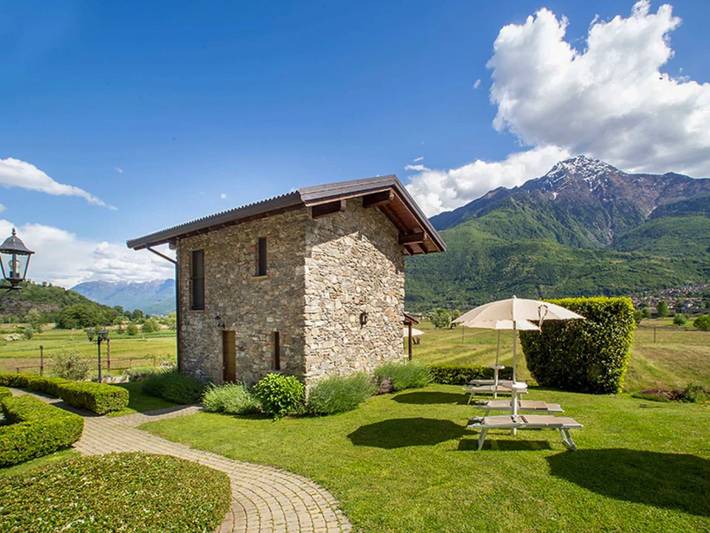 Ferienhaus für 4 Personen, mit Seeblick und Ausblick sowie Pool und Garten in Colico - 2