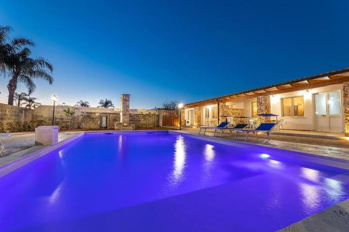 Villa per 12 persone, con piscina e terrazza in Racale