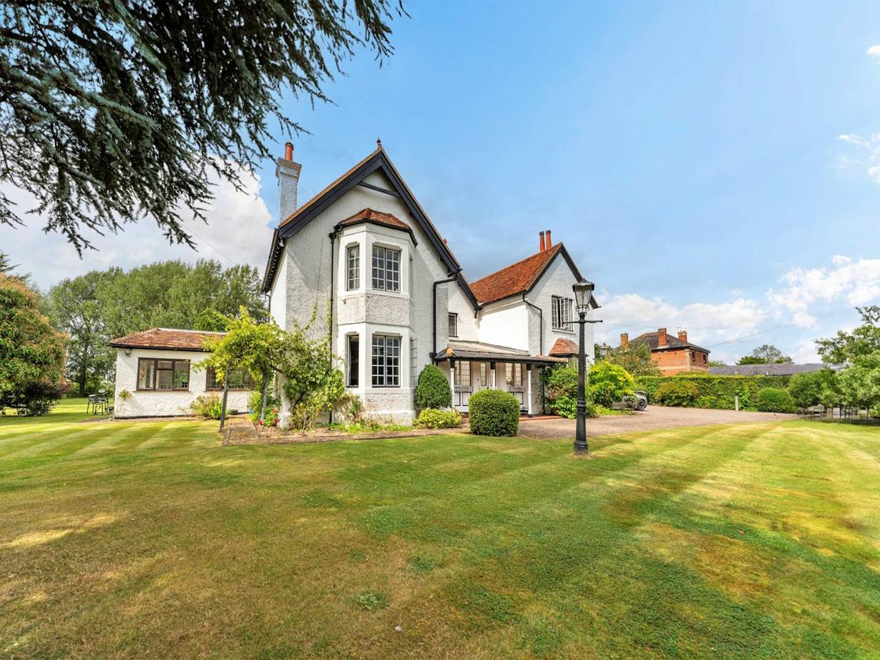 Holiday Home near Beaches & Cafes, Uk in Tring Rural, Hertfordshire