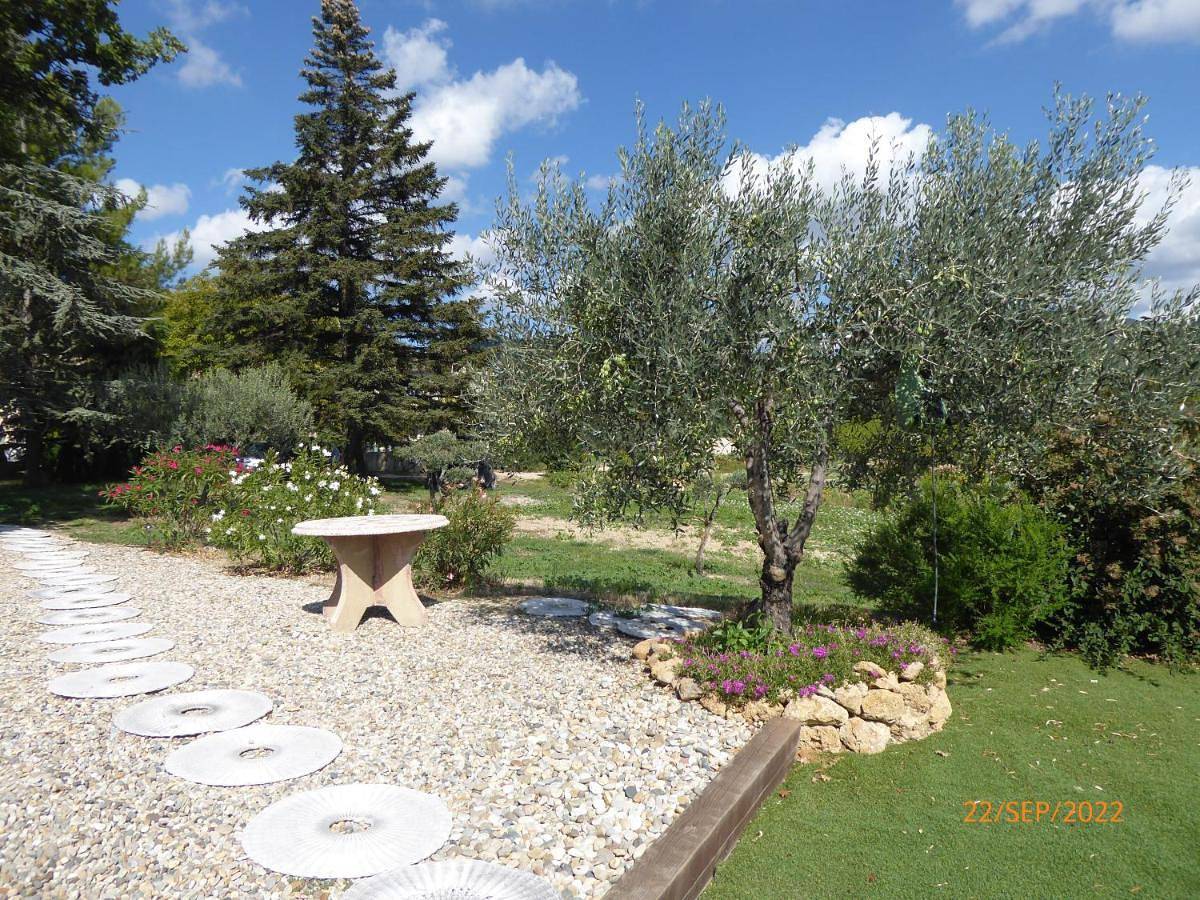 Appartement entier, One-Bedroom Apartment in Puyméras, Parc naturel régional du Mont-Ventoux