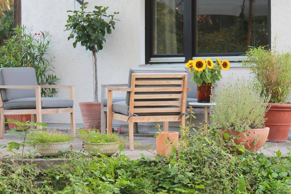 Haus mit großem Garten, 2 Schlafzimmer, 2 Bäder, 151 qm Wohnfläche in Dießen am Ammersee, Ammersee