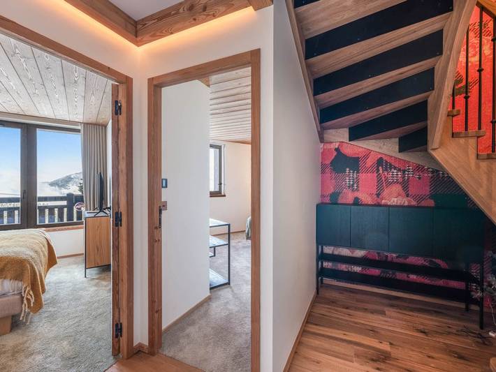 Entire apartment, New ski-in/ski-out duplex in Courchevel with parking in Courchevel 1850, Saint-Bon-Tarentaise