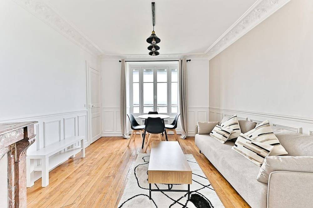 Entire apartment, Spacious apartment View of Paris Boulogne in Puteaux, Hauts-de-Seine