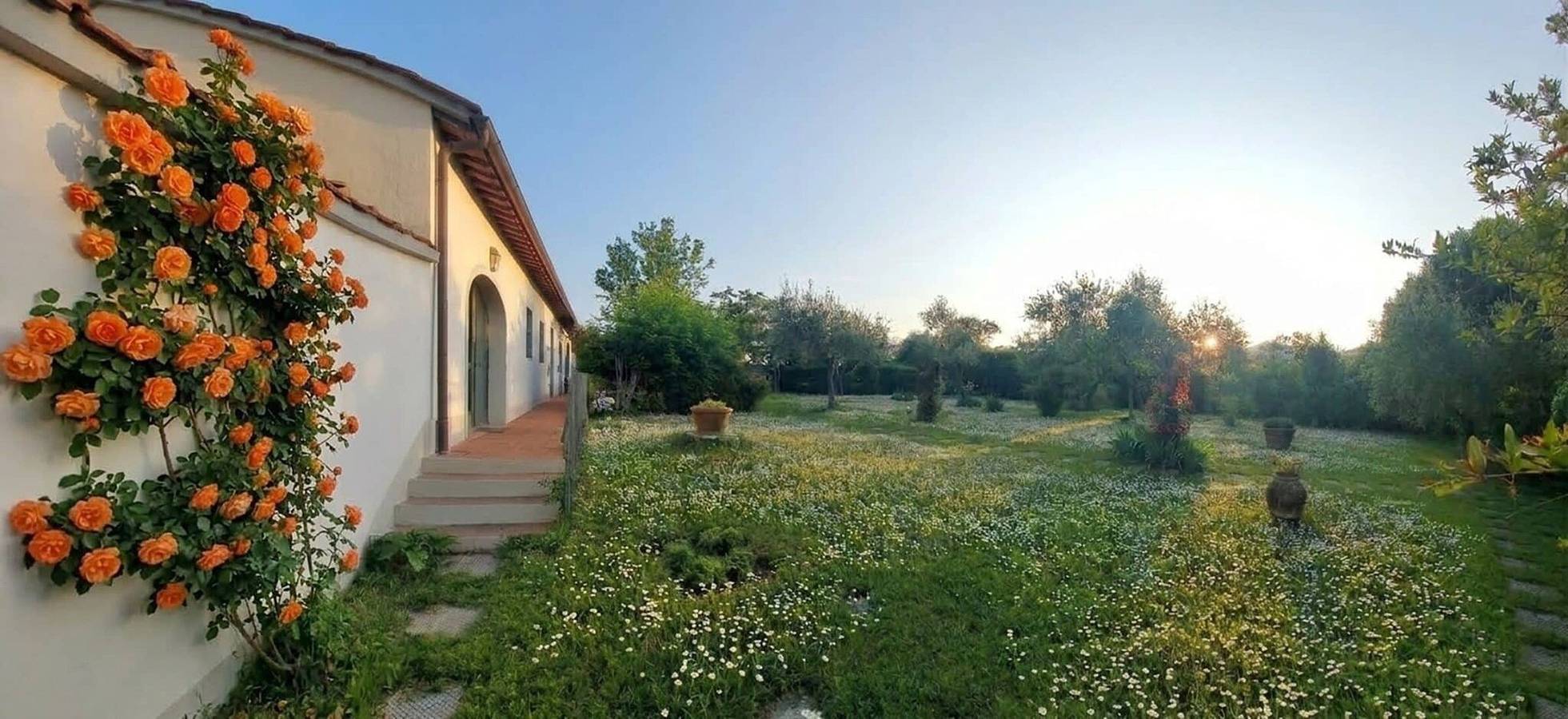 Geheel appartement, Country Suite Ciliegio tweekamerappartement voor 2 met tuin en zwembad in Bagno a Ripoli, Valdarno