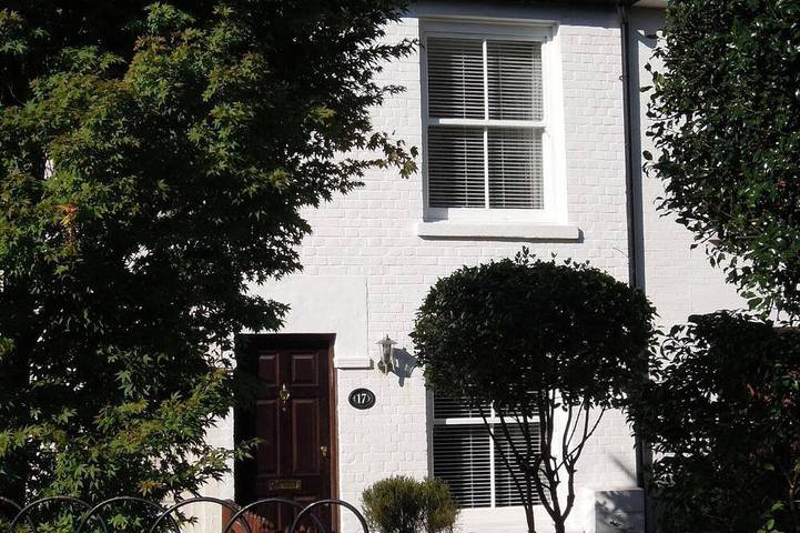 Cottage for 4 people, with Terrace and Garden in Portsmouth