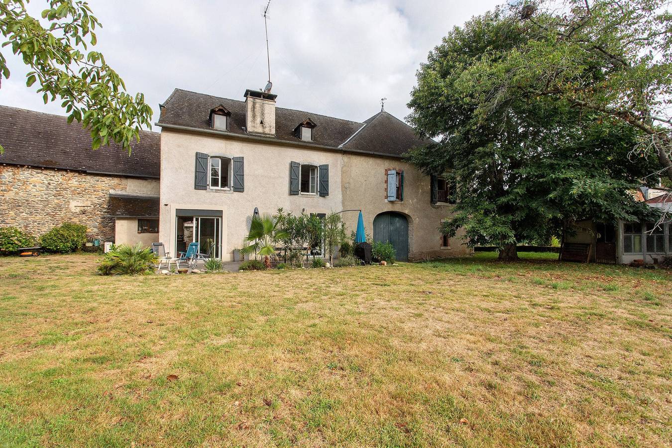 Ferienhaus „Maison Brocanteflore“ mit privatem Garten, Wlan und Klimaanlage in Moumour, Béarn