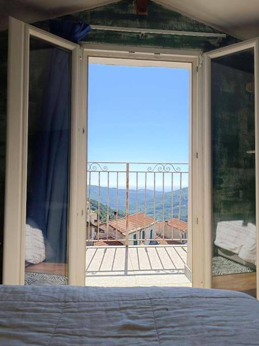 Ferienhaus für 8 Personen, mit Balkon und Terrasse sowie Garten und Ausblick