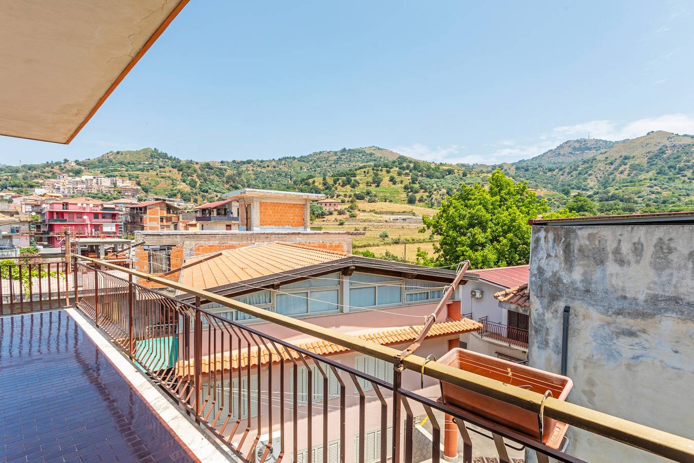 Ganze Wohnung, Ferienwohnung 'Da Lorenzo Alcantara' mit Bergblick und Wi-Fi in Gaggi, Messina Provinz