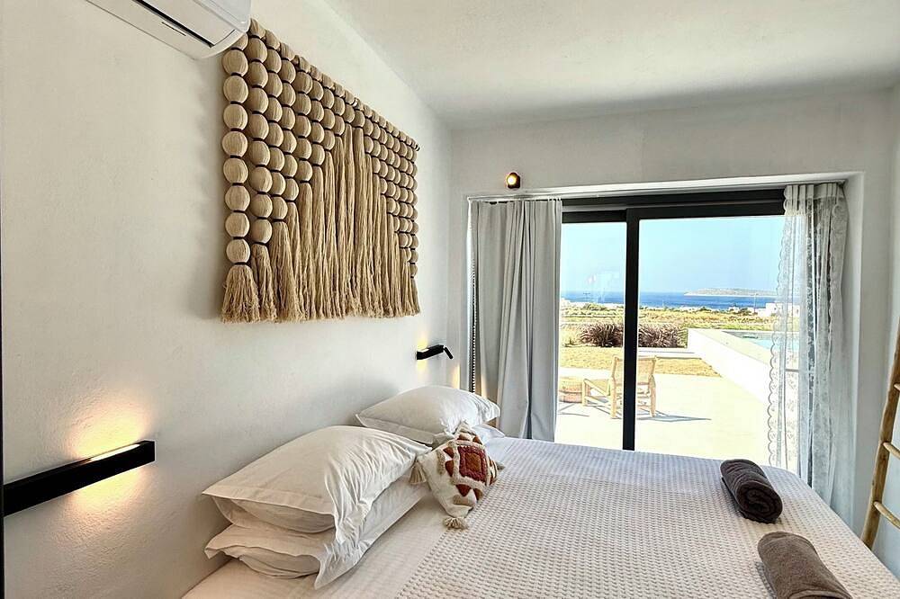 Faragas Hill Oasis Villa in Aliki, Paros