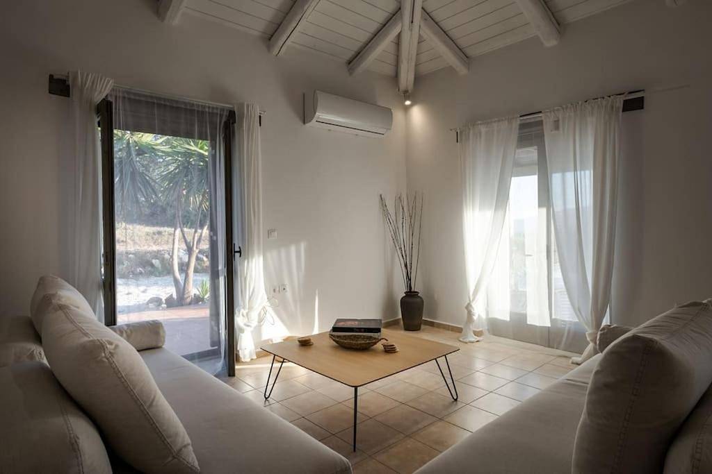 Four-Bedroom House in Αργάσι, Ζάκυνθο
