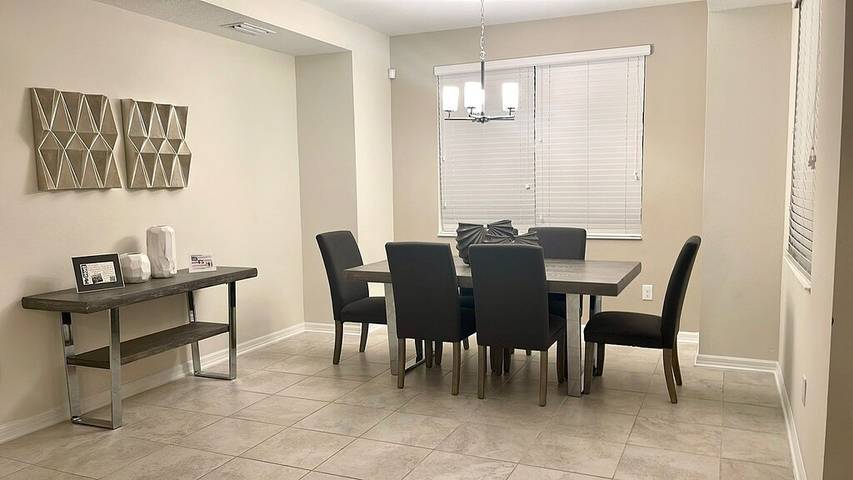 Vacation apartment for 4 people, with children pool and pool as well as hot tub and balcony in Central Florida