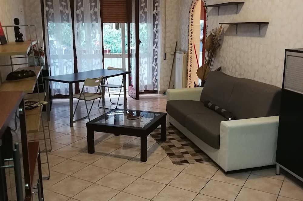 Ganze Wohnung, Cri apartment in Ostia, near the pine forest and a stone's throw from the sea. in Ostia, Rom