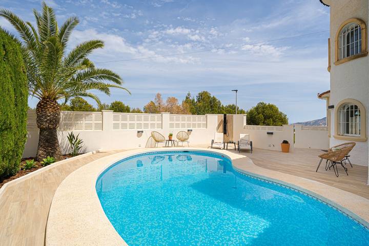 Chalet para 10 personas, con balcón y jardín en Marina Baja - 2