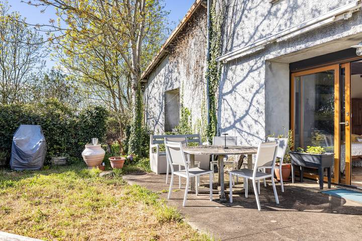 Chambre d’hôte pour 3 personnes, avec Jardin à Sanxay