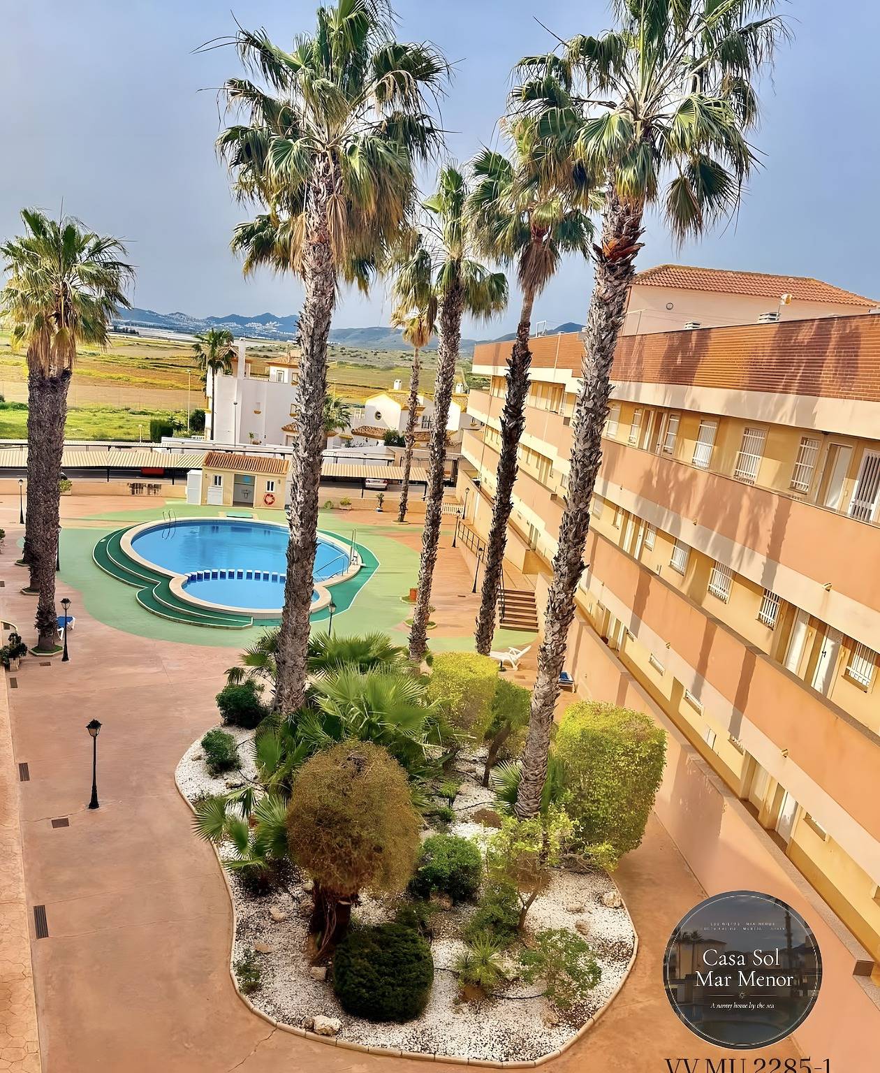 Apartamento entero, Apartamento 'Casa Sol Mar Menor' con piscina compartida, balcón y Wi-Fi in Playa de Los Nietos (Cartagena), Cartagena