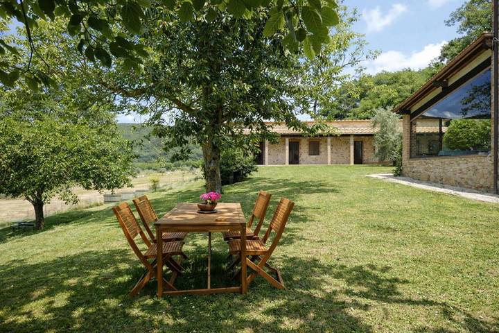 Location de vacances pour 8 personnes, avec piscine ainsi que jardin et vue à Lugnano in Teverina - 3