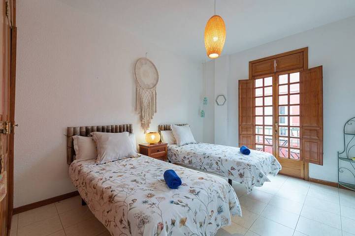 The Yellow House - Solarium - Climatized Pool in La Costurera, Gáldar