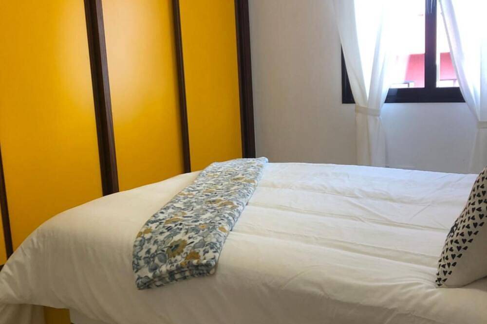 Apartamento entero, Apartamento 'Lujan 3c Entre Cielo y Mar' con vistas a la montaña, balcón y Wi-Fi in San Juan de Puntallana, La Palma Norte