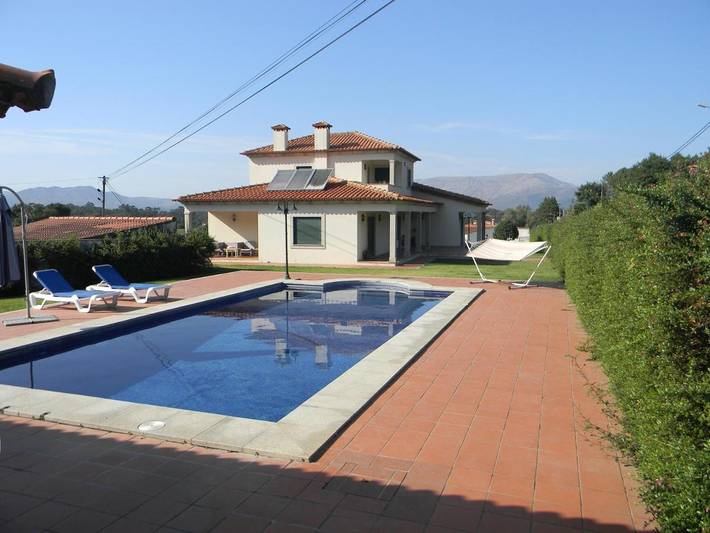 Location de vacances pour 8 personnes, avec Balcon et Piscine dans Geraz Do Lima