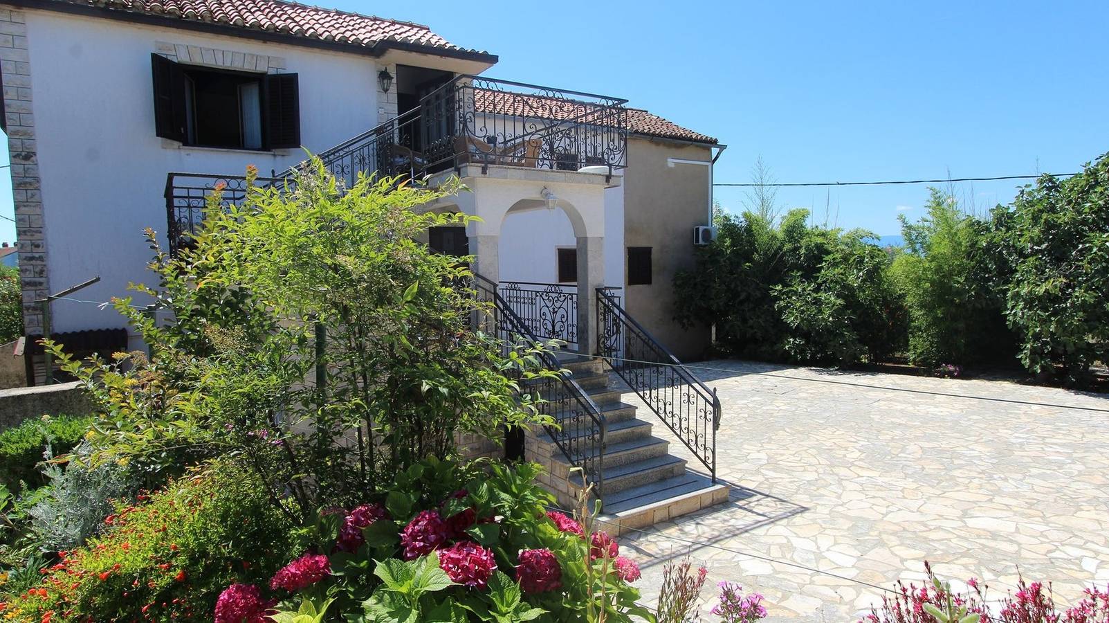 Ganze Wohnung, Studio Ferienwohnung Eva 2 for 2 people with sea view in Malinska-Dubašnica, Krk