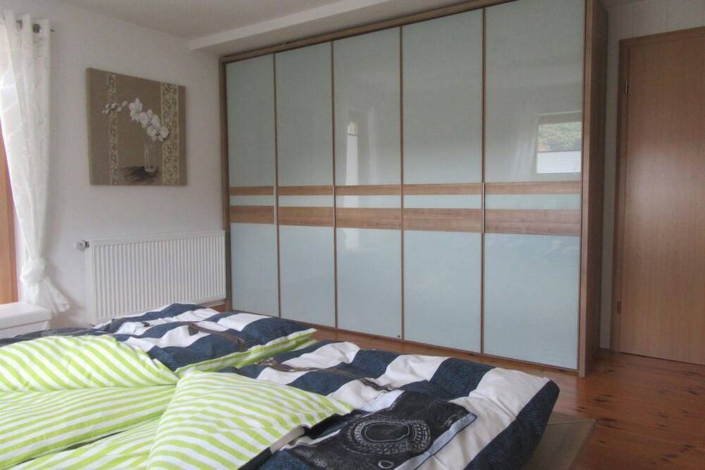 Ganze Wohnung, Die Große, Dusche, Wc, 2 Schlafräume - Ferienwohnung Öttersbach in Poppenhausen, Rhön-Hessen