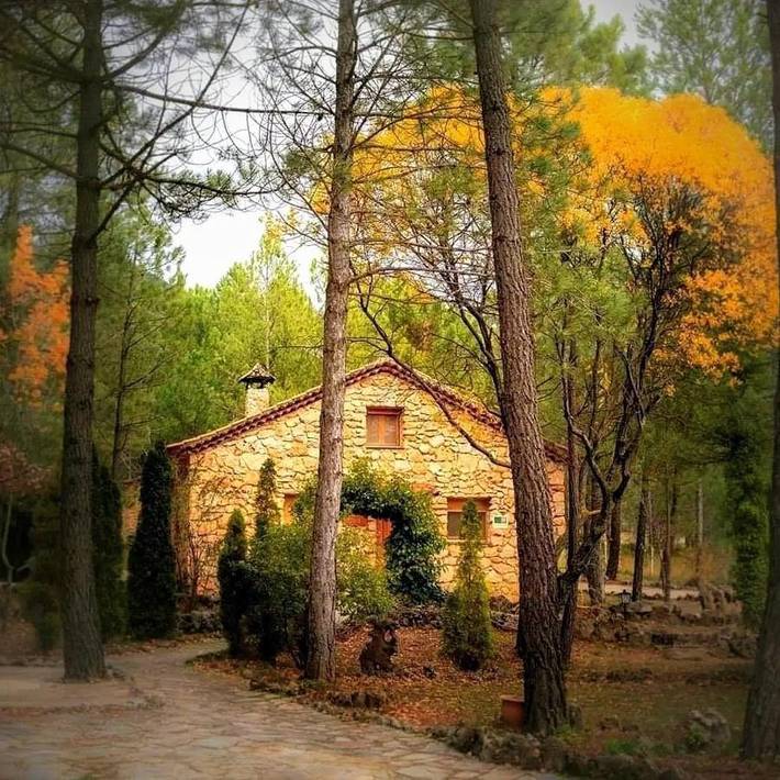 Casa de vacaciones para 2 personas, con Balcón y Terraza además de Jardín y Piscina en Sierra de Alcaraz