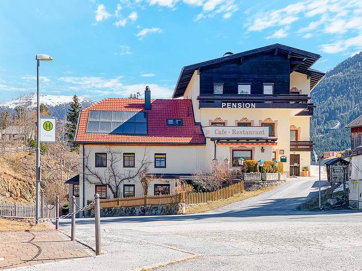 Ferienhaus für 23 Personen, mit Balkon